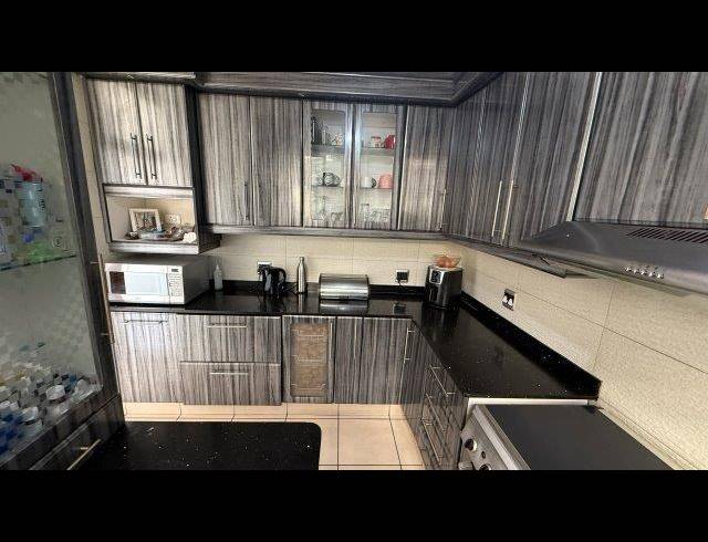 2 BEDROOM DUPLEX FOR SALE IN PARADISE VALLEY